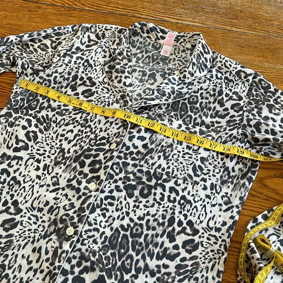 Victoria’s Secret gray/white cheetah print pajama top. Button front.Size Small. - Picture 8 of 14